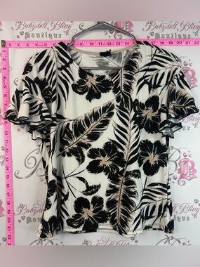 W5 T-shirt flowers brown Black & Ivory Floral Flutter-Sleeve Tee